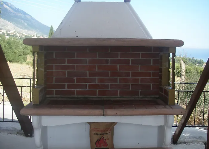 Manolia Trapezaki (Kefalonia)