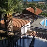 Manolia * Trapezaki (Kefalonia)