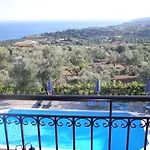 Manolia * Trapezaki (Kefalonia)