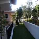 Manolia Apartament *