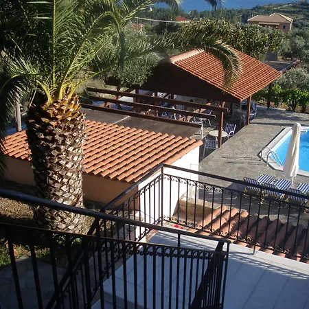 Manolia * Trapezaki (Kefalonia)