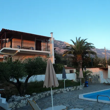 Apartament Manolia *