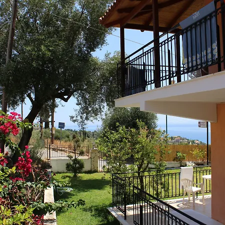 Manolia Trapezaki (Kefalonia)