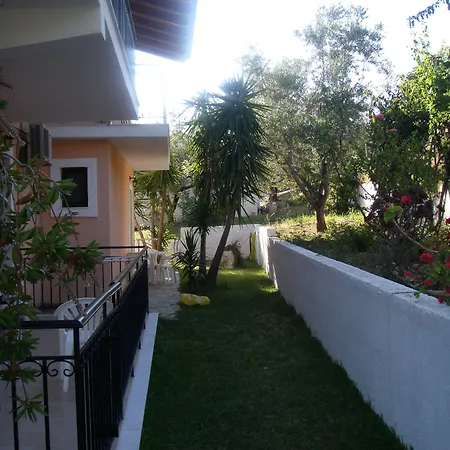 Manolia Apartment *