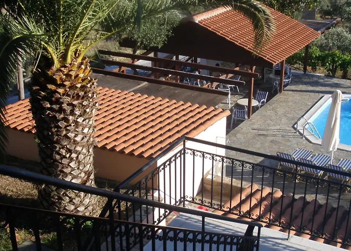 Manolia * Trapezaki (Kefalonia)