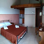 Manolia * Trapezaki (Kefalonia)